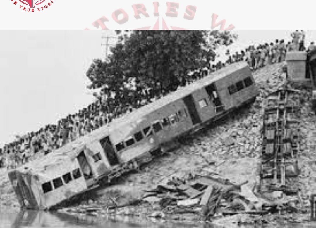 The country's worst rail accident, in which 9 coaches of the train fell into the river, 800 people died